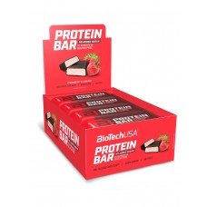 Протеиновые батончики Biotech USA Protein Bar 70 г клубника (шоубокс 16 шт.)